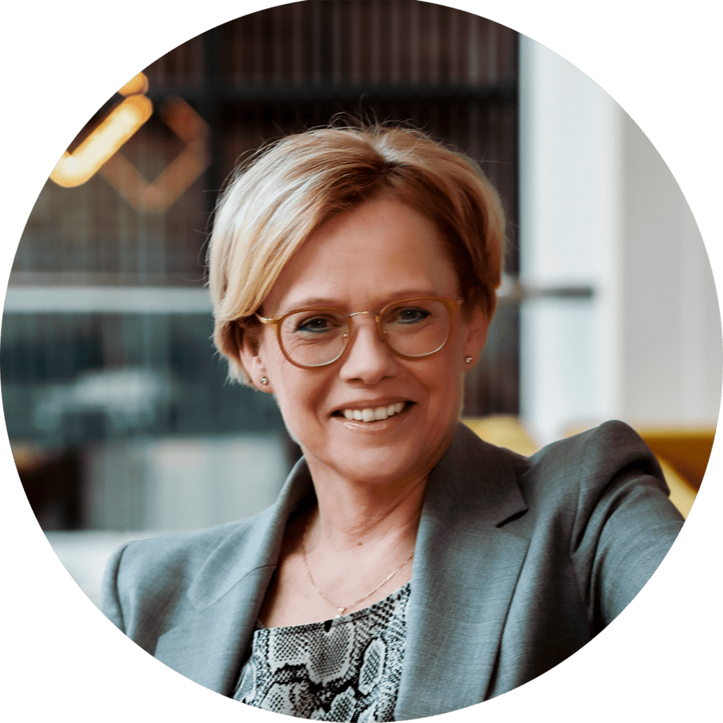 Jennifer van den Berg headshot