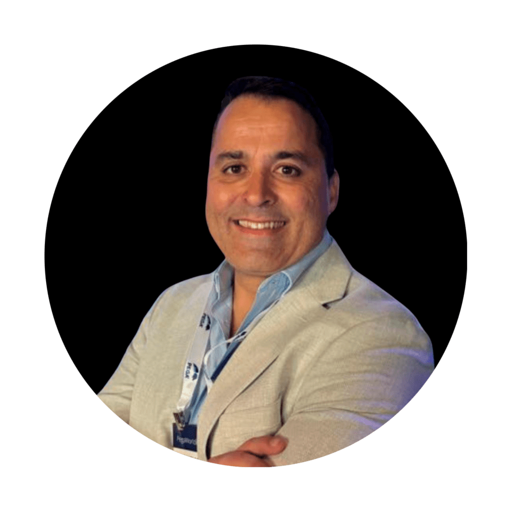 Luciano Falquer headshot