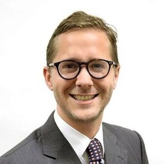 Stephan Kolarik headshot